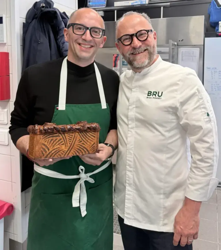 Photo De Bruno Poncet Et Vincent Jeannerot Avec Le Pâté-Croûte Réalisé Pendant L'Atelier